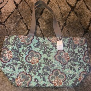 NWT. Vera Bradley Family Tote
